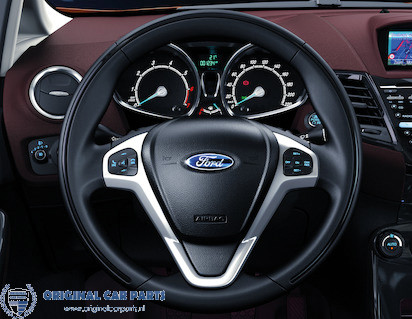 Ford-Fiesta-09-2008-2017-lederen-stuurwiel-zwart-met-zilveren-rand-en-blauwe-stiknaden-1687057