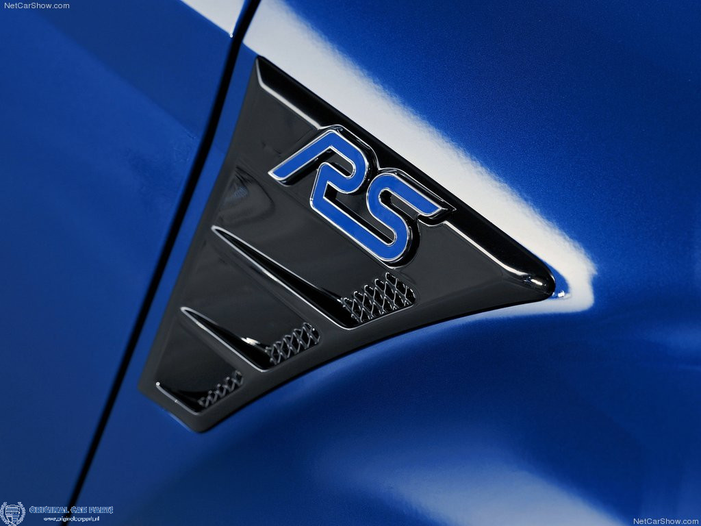 Ford-Focus-RS-04-2009-07-2010-zijschermemblemen-1675121
