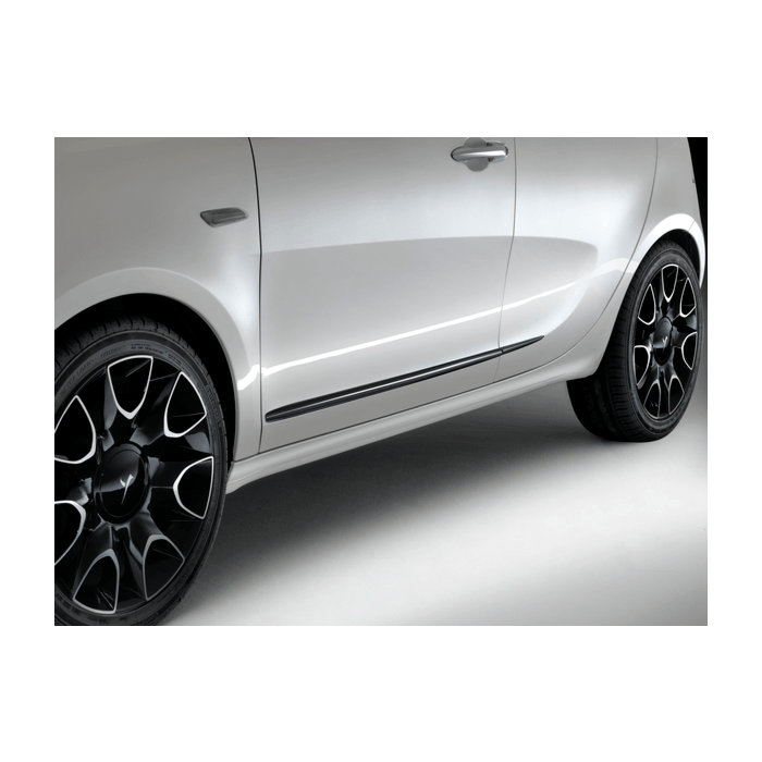 Lancia Ypsilon stootsierlijsten zwart