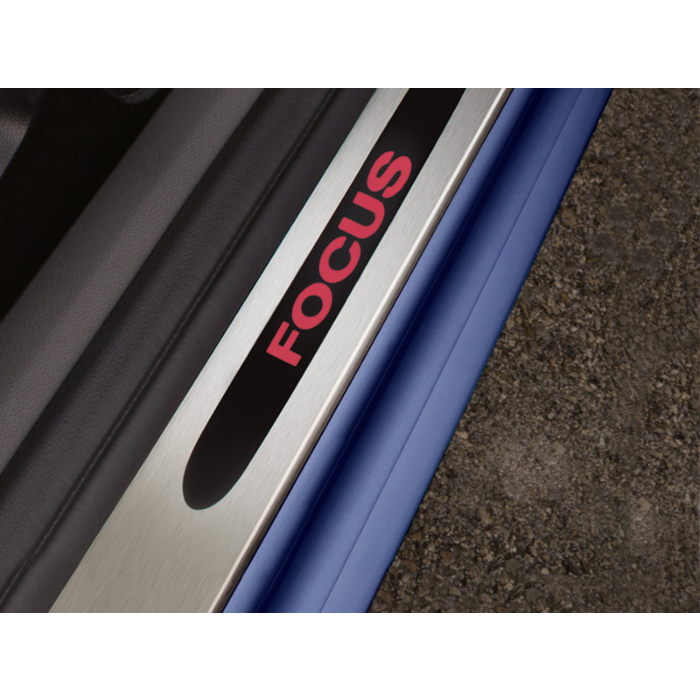 Ford Focus (07/2004 - 12/2010) instaplijsten voor 3-drs, met rood verlicht Focus-logo