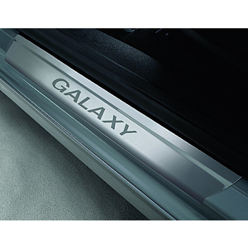 Ford Galaxy (04/2006 - 12/2014) instaplijsten voor, met Galaxy-logo