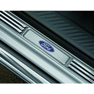 Ford Ranger (2006 - 10/2011) instaplijsten voor en achter, met Ford-logo (voor extra cabine)