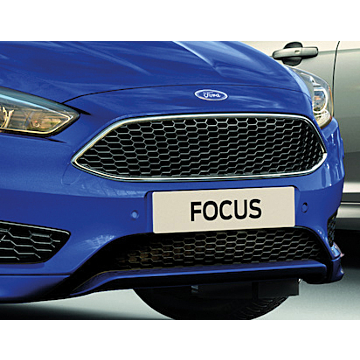Ford Focus (09/2014 - 03/2018) voorbumperskirt met hoogglans zwarte spoiler en geintegreerde onderste grille