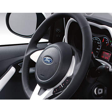 Ford Ka (05/2014 - 05/2016) lederen stuurwiel zwart met rand in Pearl White en witte stiksels