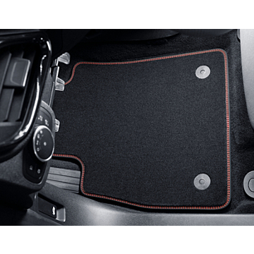 Ford Fiesta (07/2017 - 2023) / Puma (10/2019 - ..) vloermatten, Premium velours voor, zwart met rode stiksels
