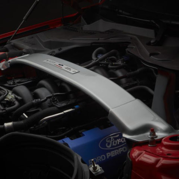 Ford Mustang (03/2015 - 03/2023) dwarsbalk